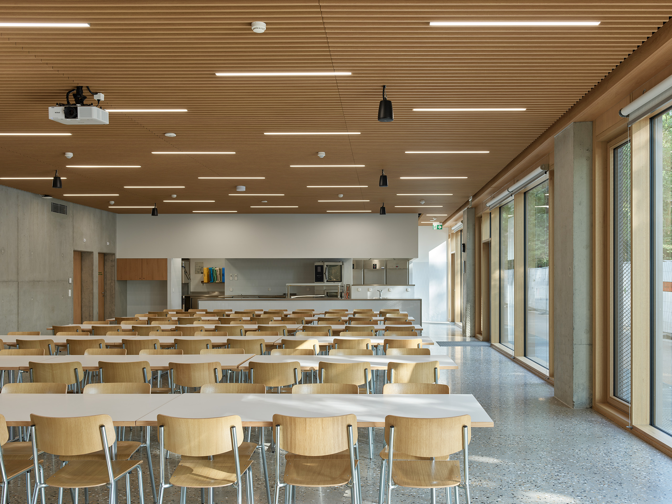 Ahp0090 AIQ4 017928 J2560